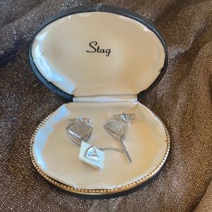 VTG Stag silver tone shield shape with “V” mid-century cuff link set in box